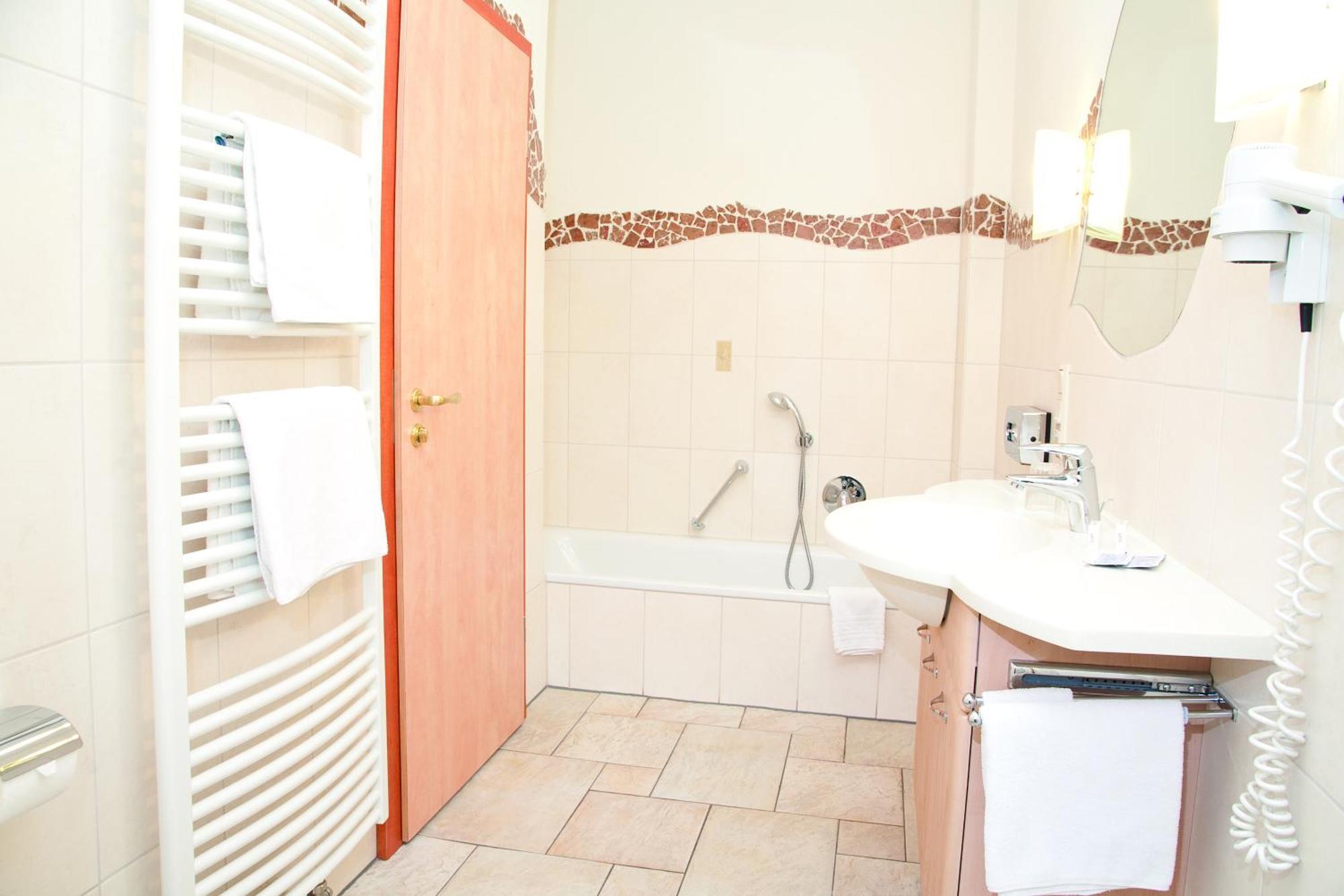 Landkomfort Hotel Elsenmann Willingen  Room photo